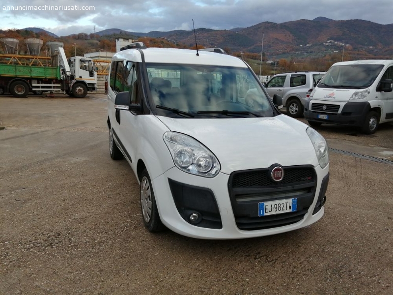 Voiture Fiat Doblò avec plaque d&#39;immatriculation EJ982TW, Diesel