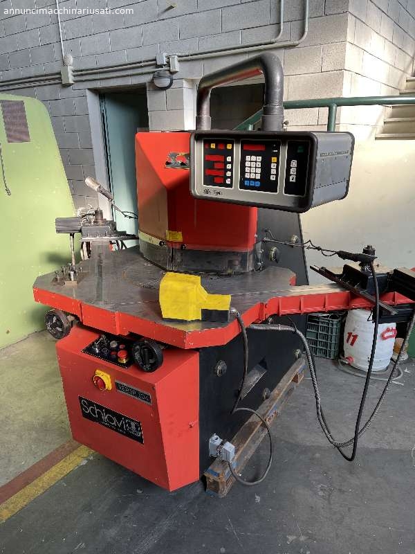 Ausklinkmaschine Schiavi Versa 204