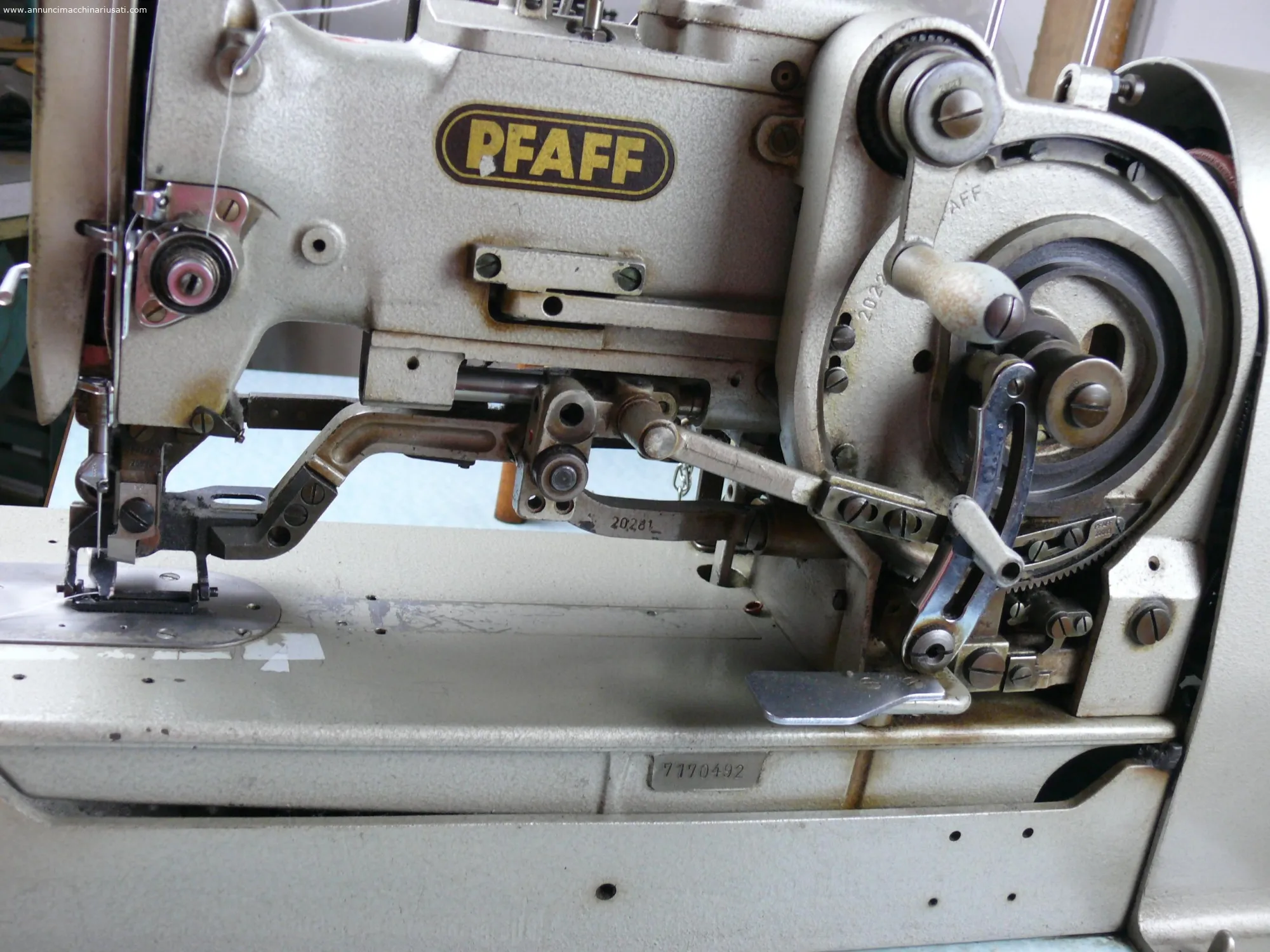 Buttoning machine 3114-0-958 pfaff