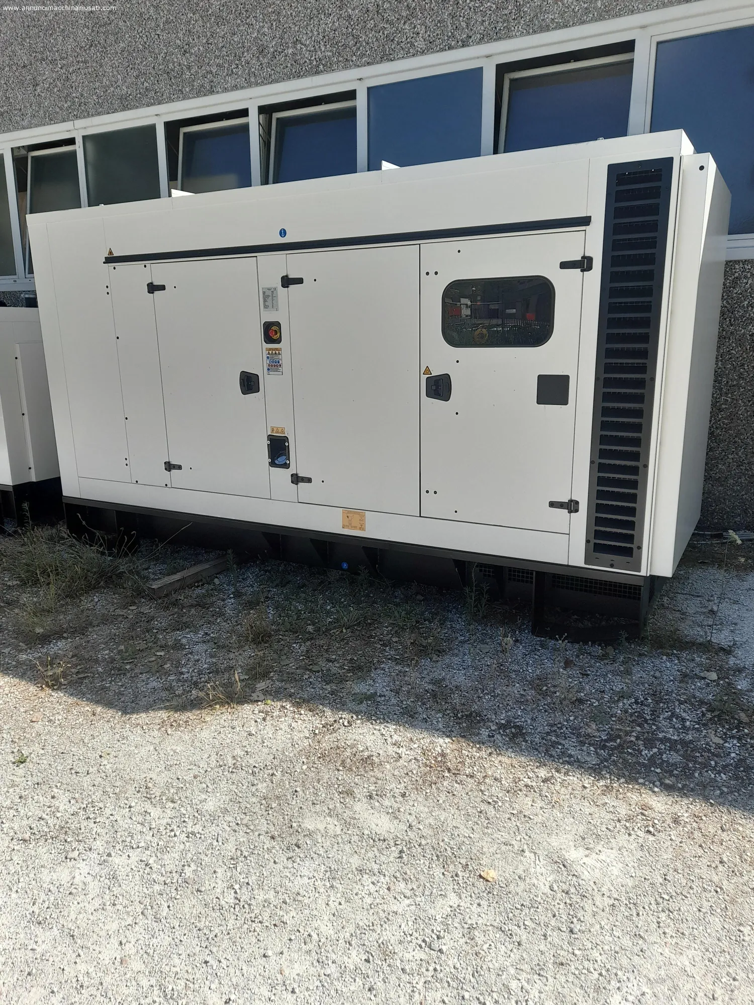 Grupo electrógeno 300 kva 240 kw 