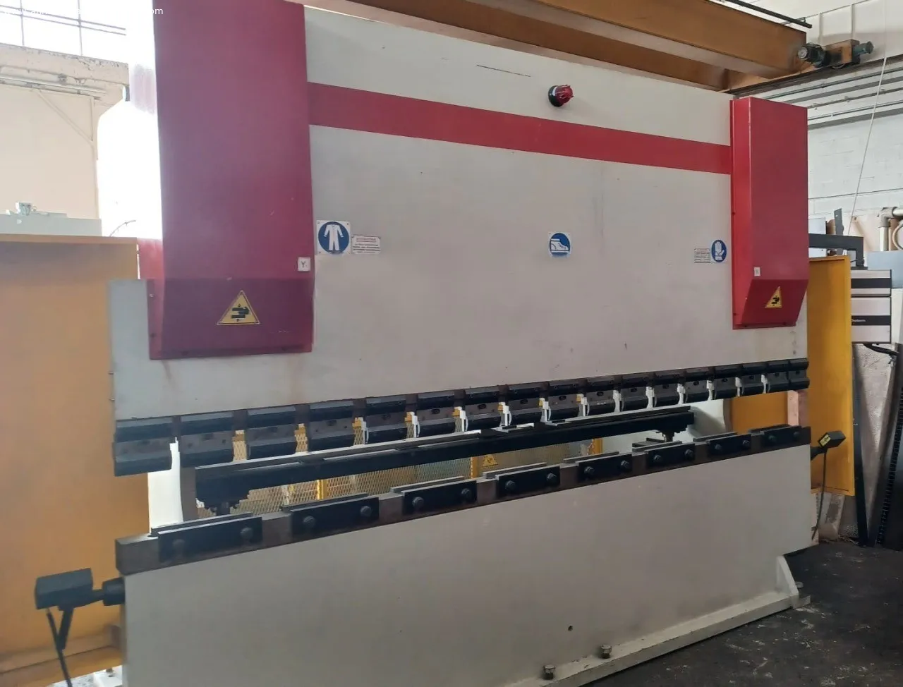 Piegatrice lamiera sincronizzata Imal Mod 3100 mm x 115 ton