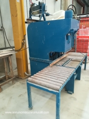 Splitting machine for concrete blocks and stones